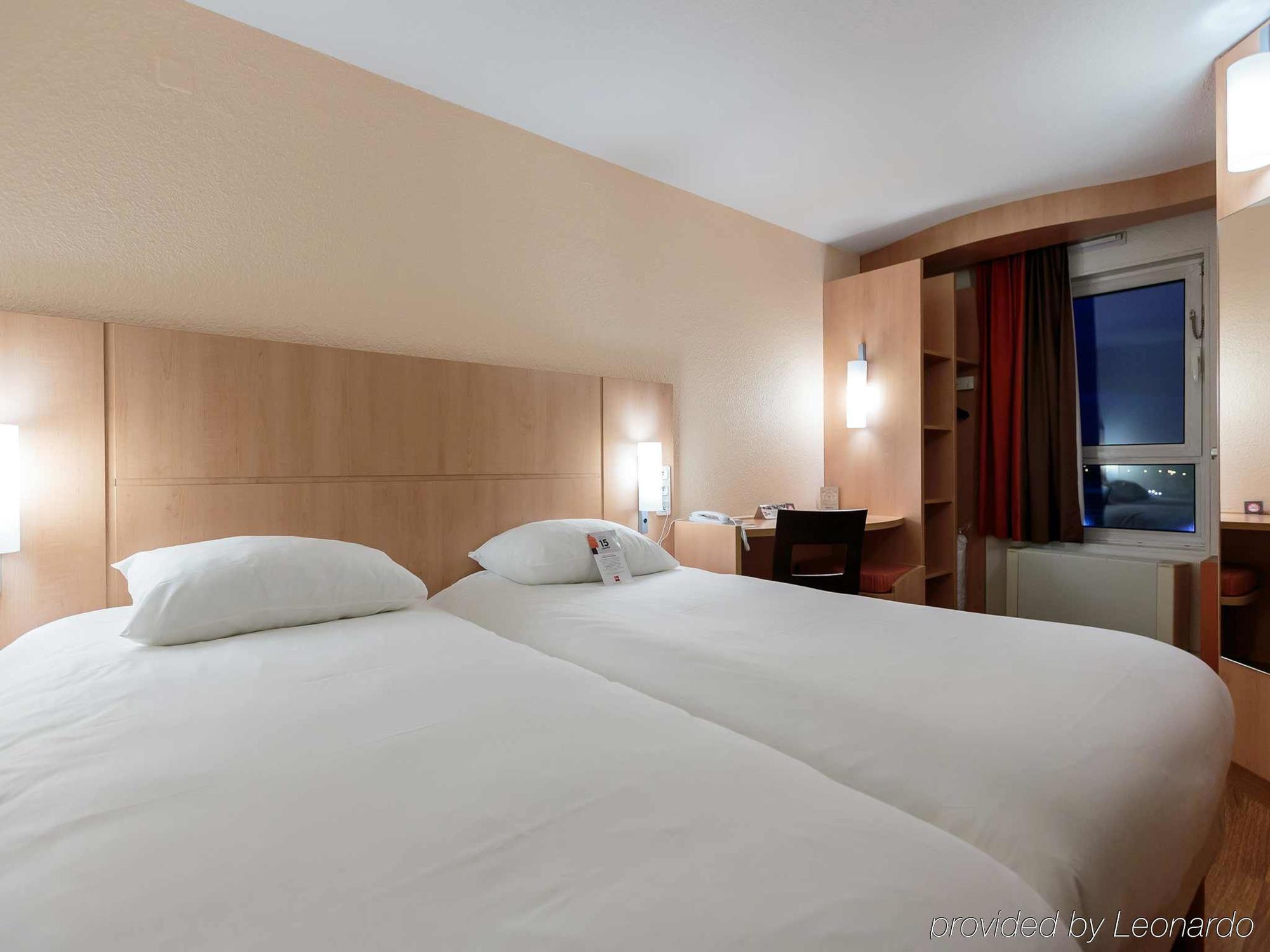 Ibis Clermont Ferrand Sud Herbet Exterior foto